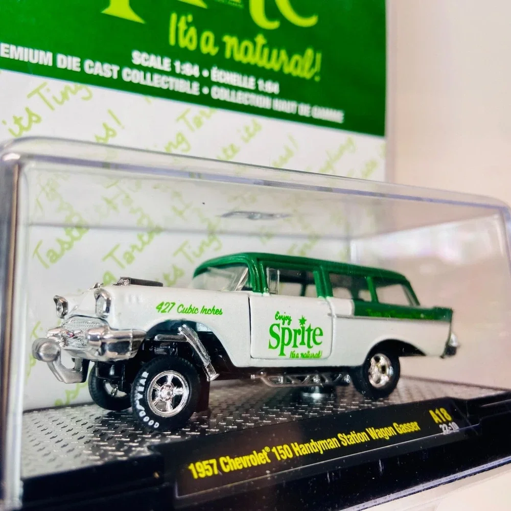 M2 Machines 1957 Chevrolet 150 Handyman Station Wagon Gasser A-18 Sprite Edition